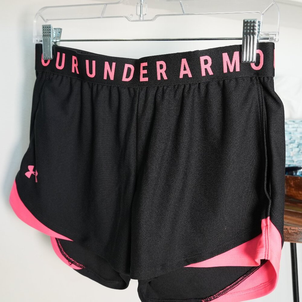 Under Armour: Women's Play Up 3.0 Shorts - Size Small